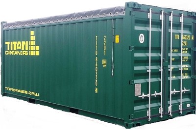 Containers Open Top (ouverture par le haut)
Des containers à toit mobile (fermé par une bâche) facilitant le chargement et le déchargement de marchandises volumineuses.